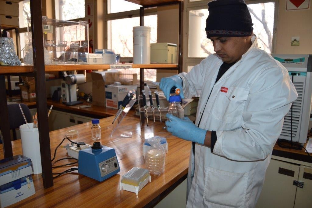 Team members in their state-of-the-are fully equipped laboratory at CUT, Bloemfontein campus diligently researching their new discovery!