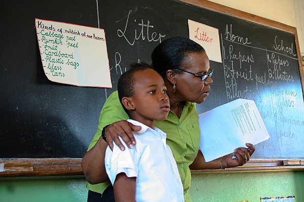 Teacher unions, universities, government and civil society meet on